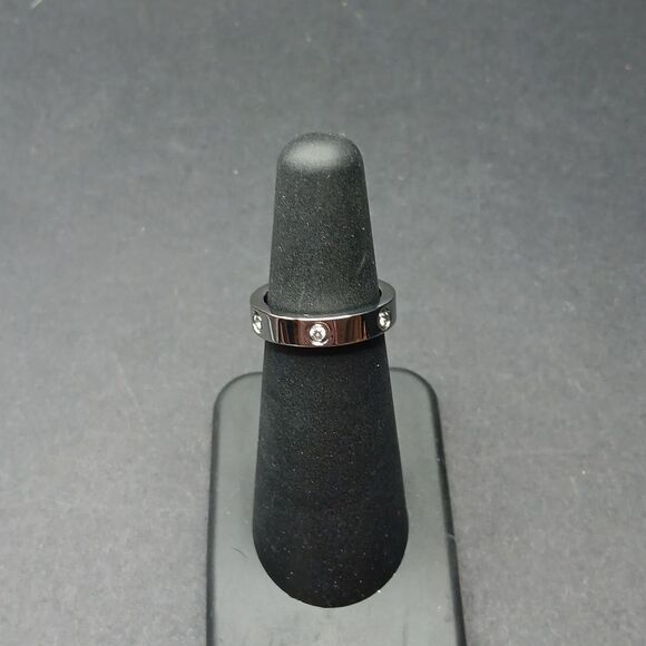 New Love Ring Women's Titanium Steel Silver Ring Size 5 New - Picture 1 of 3